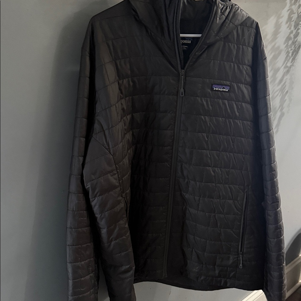 Patagonia Men's Dark Gray Puffer Jacket